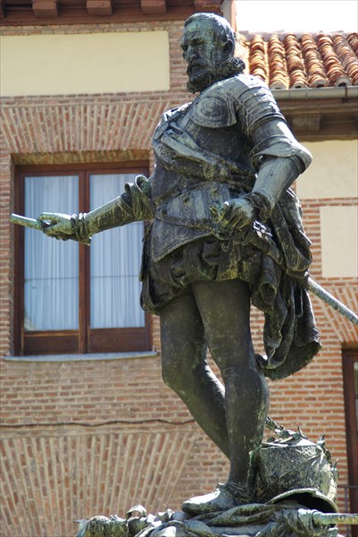 159-Памятник Альваро де Базану